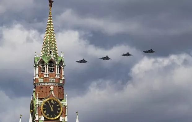 Можуть дякувати власній ППО: Падіння Су-57 під Москвою — це, ймовірно, сигнал, що Ватерлоо Путіна наближається, - The Telegraph