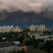 Негода в Києві: падають дерева, перебої зі світлом
