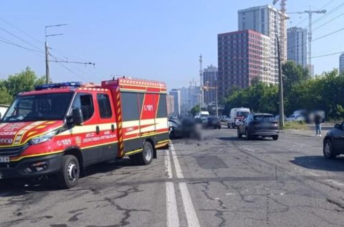Смертельна ДТП в Києві на Виноградарі: рух ускладнений в обох напрямках