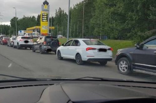 Росіяни почали помирати в чергах за бензином