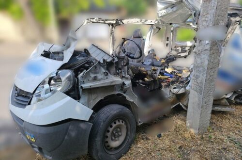 У Херсоні дрони РФ поцілили в маршрутку та авто, є жертви