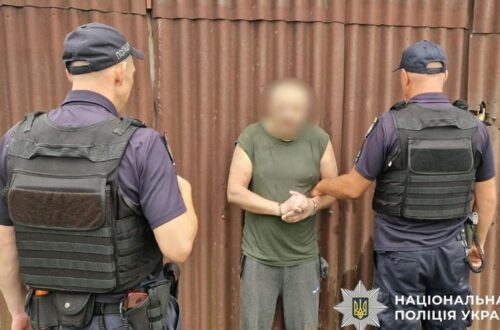 На Буковині затримали чоловіка, який поранив двох поліцейських