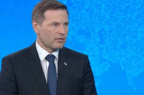Гучна справа набрала обертів: Міністр оборони Естонії йде у відставку через скандал із закупівлями снарядів для України