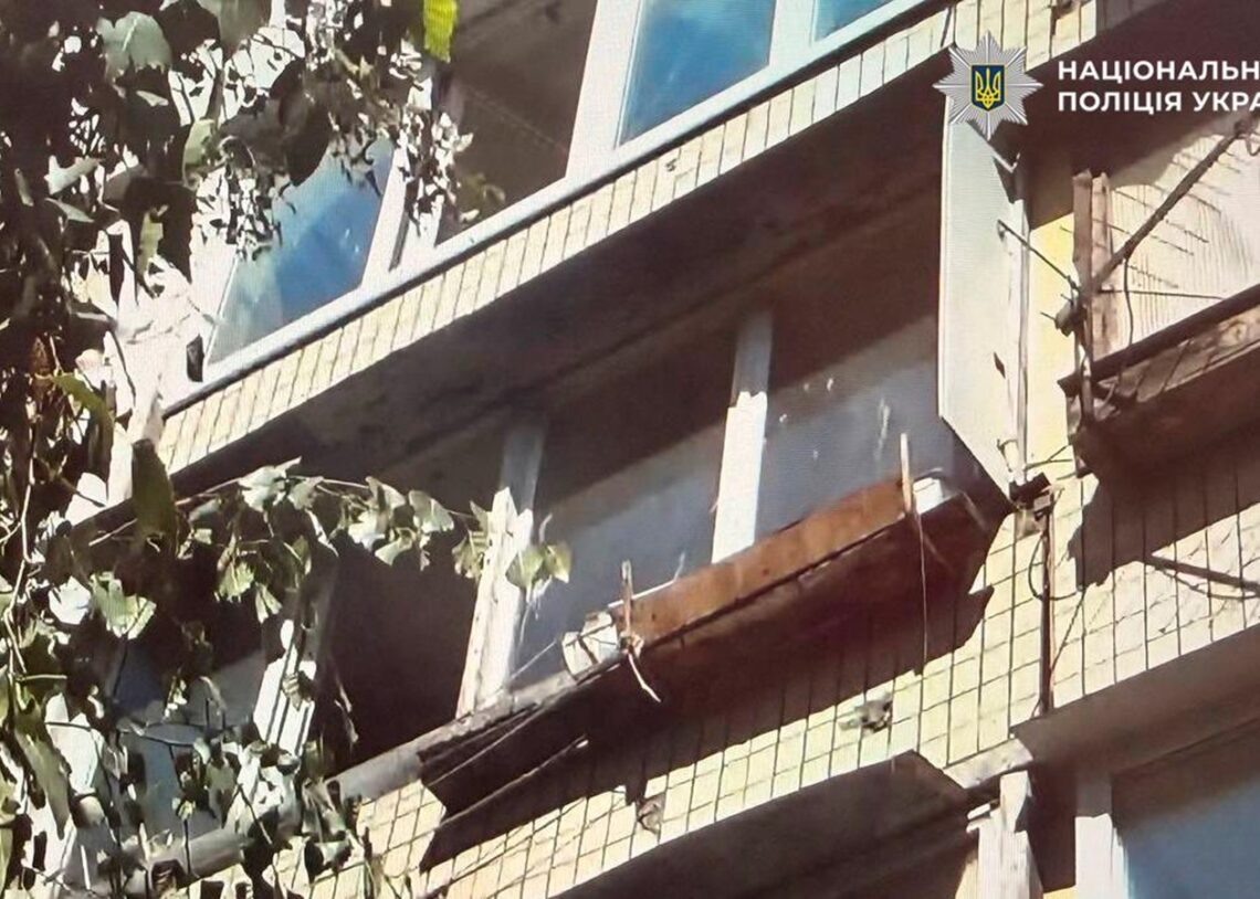 У Києві жінка викинула собаку з четвертого поверху