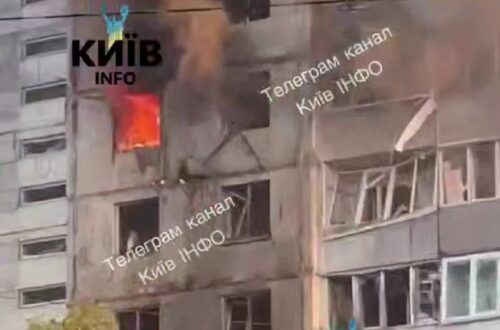 Приліт у 9-поверхівку в Києві: палає шість поверхів