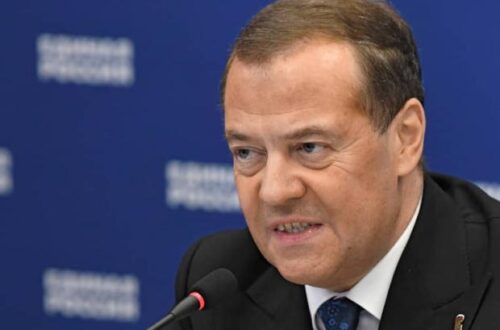 Медведєв пригрозив Заходу повноцінною космічною війною в разі блокування “Рассвета”