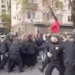 У Москві скандували "Геть царя", "Геть партію шахраїв і злодіїв": Поліція жорстоко побила та затримала десятки учасників мітингу комуністів