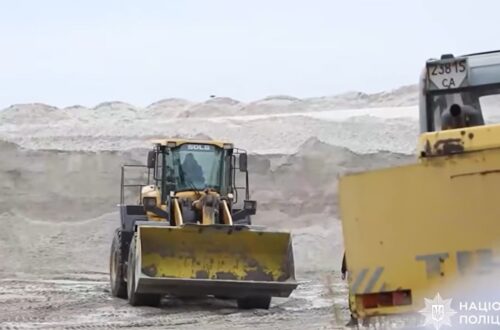 На Кременчуцькому водосховищі викрили незаконний намив піску