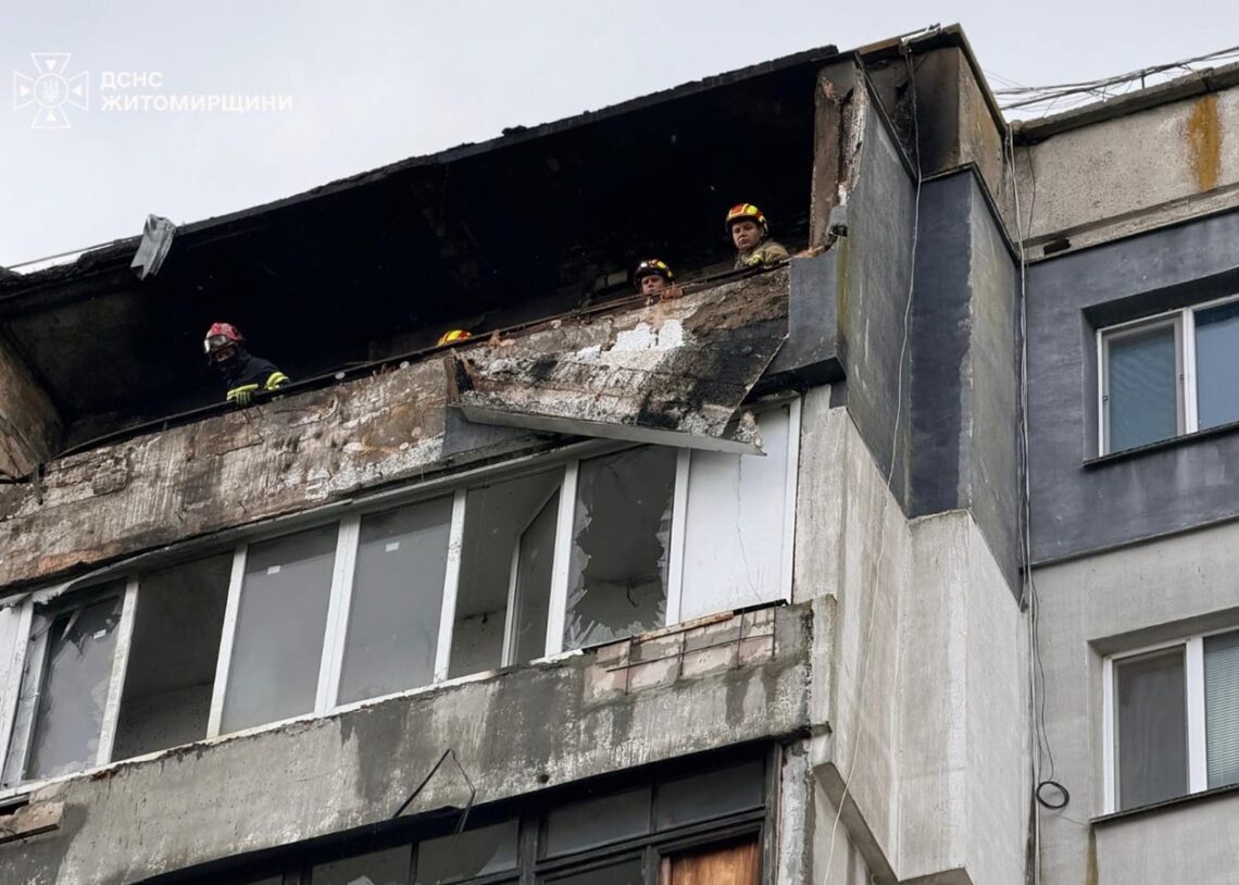 "Шахед" вдарив по багатоповерхівці в Бердичеві