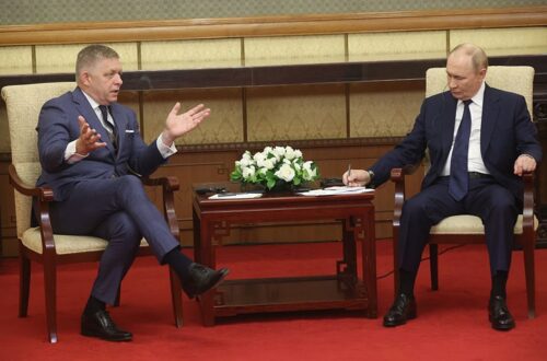 Фіцо звинуватили у "співпраці з Кремлем"
