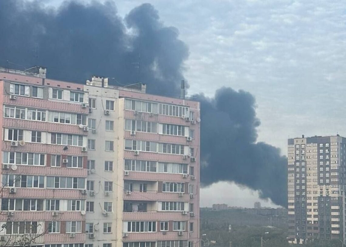 У РФ масштабна пожежа на промисловому підприємстві