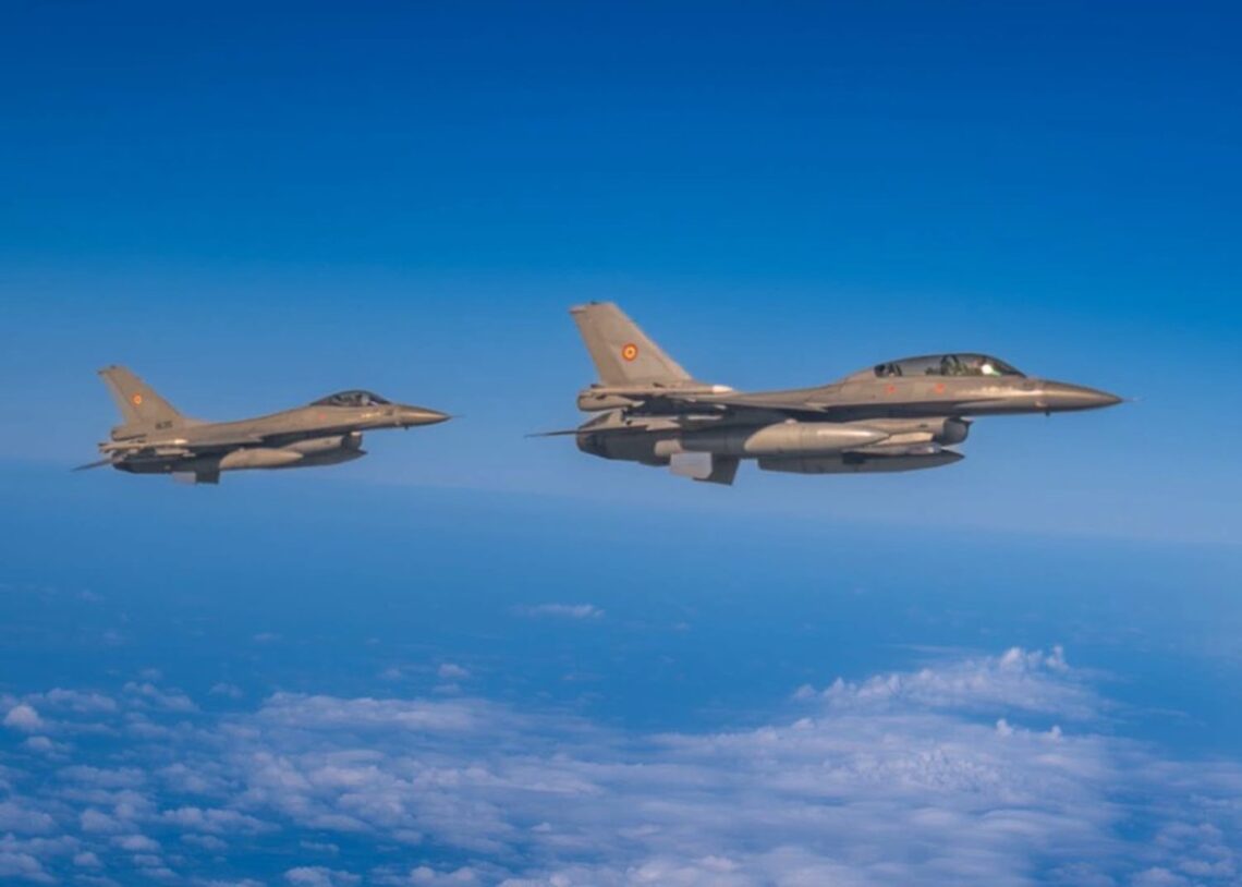 Румунські F-16 збили два дрони над Чорним морем
